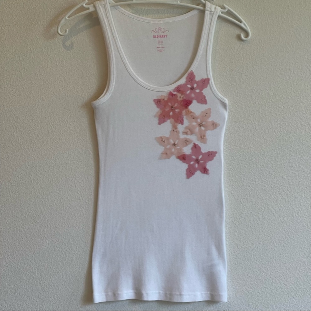 Old Navy White Cotton Tank Top With Beaded Mesh Pink Flowers Size Small NEW
